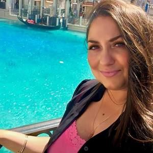 Meet your Posher, Mioara